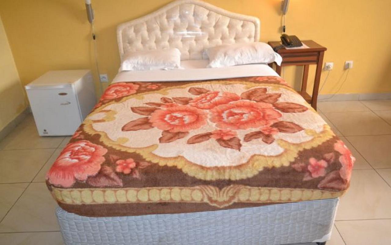 דואלה Denver Plaza Hotel מראה חיצוני תמונה